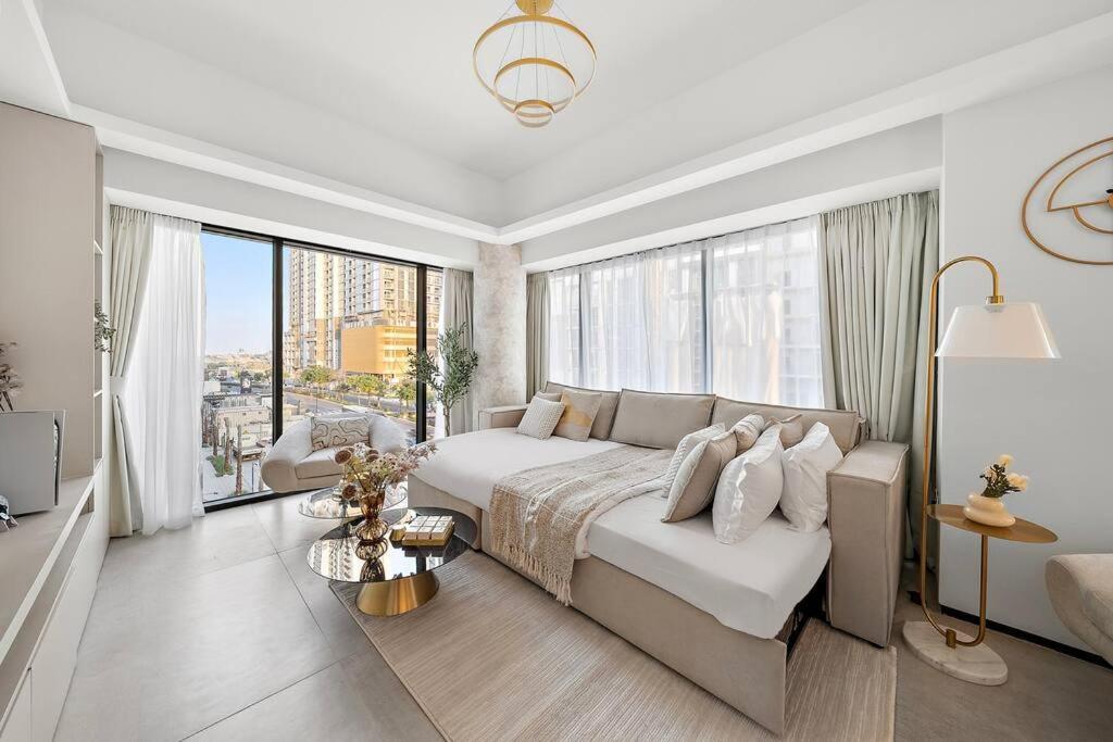 First Class 3br Lively Sanctuary Apartment Dubai