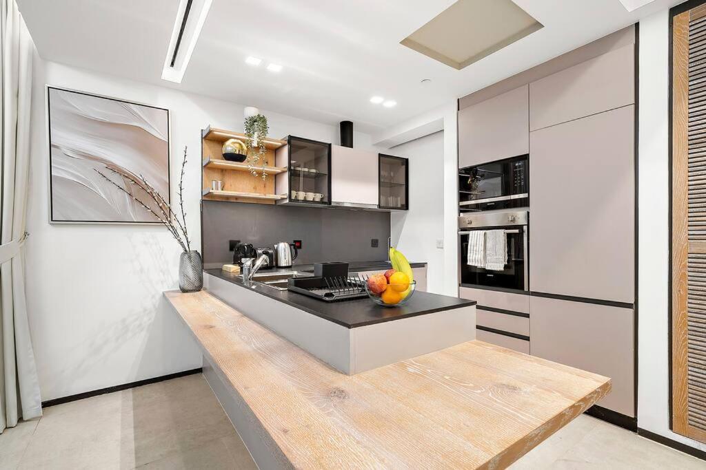 First Class 3br Lively Sanctuary