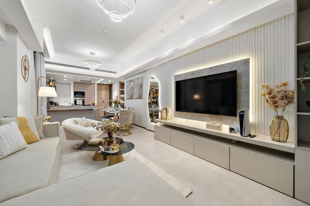 First Class 3br Lively Sanctuary Apartment